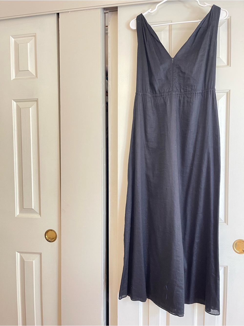 Gap Black Sleeveless V-Neck Maxi Dress